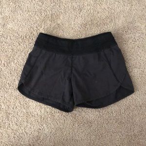 Black Ivivva speed up shorts